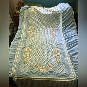 Vintage Twin chenille bedspread